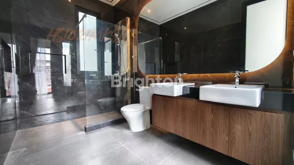 image RUMAH MANYAR GRESS TROPICAL MODERN KUALITAS PREMIUM LOKASI MAIN ROAD (7)