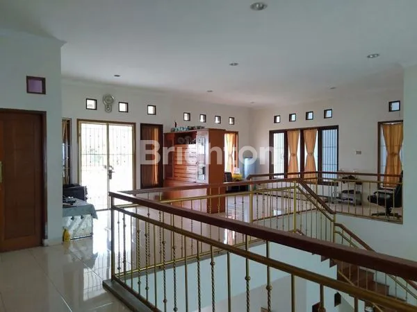 image RUMAH DI PERMATA HIJAU (1)