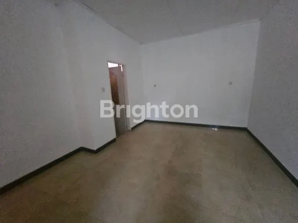 image RUMAH DENGAN HALAMAN LUAS DI BALIKPAPAN BARU (5)