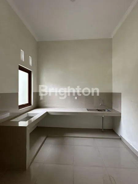 image RUMAH CLUSTER SIAP HUNI STRATEGIS SOLO BARU (3)