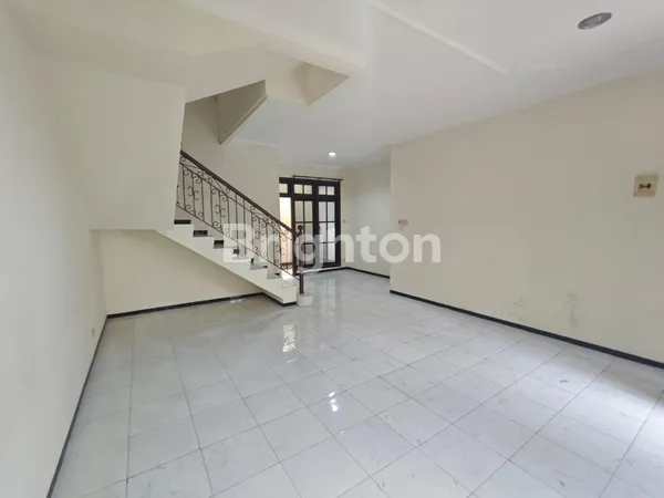 image  RUMAH MEWAH DHARMAHUSADA MAS LOKASI SANGATSTRATEGIS DI KOTA SURABAYA (3)