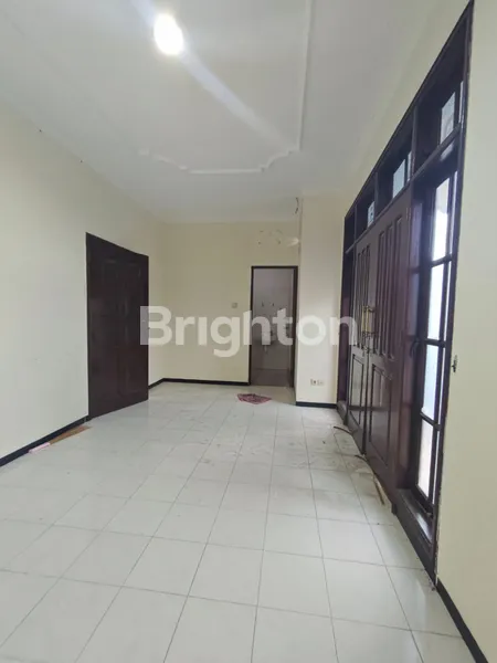 image  RUMAH MEWAH DHARMAHUSADA MAS LOKASI SANGATSTRATEGIS DI KOTA SURABAYA (4)