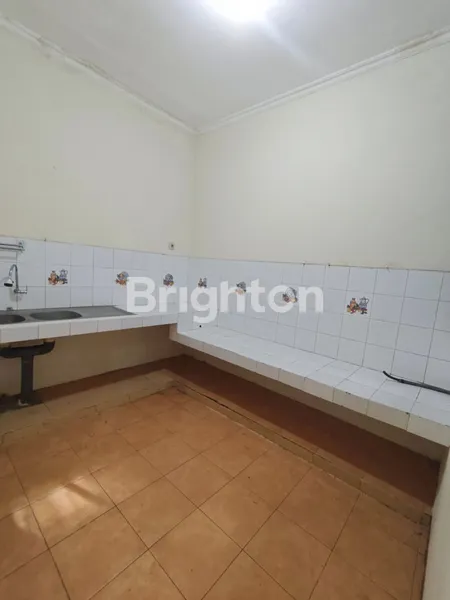 image  RUMAH MEWAH DHARMAHUSADA MAS LOKASI SANGATSTRATEGIS DI KOTA SURABAYA (5)