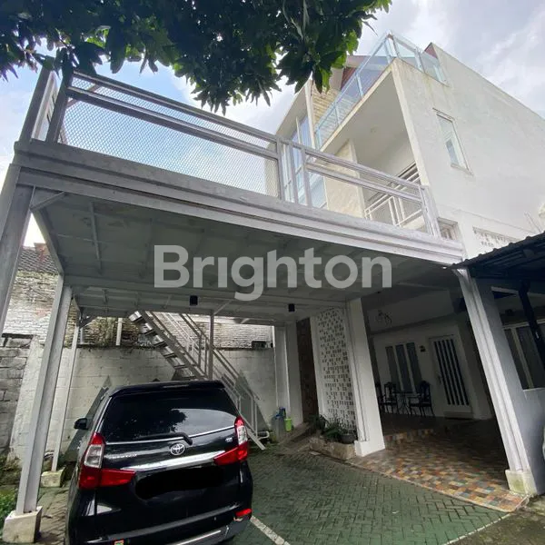 image RUMAH 3 LANTAI DI  DINOYO (2)