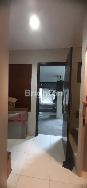 image RUMAH SIAP HUNI 3 LANTAI CLUSTER WHELFORD (8)