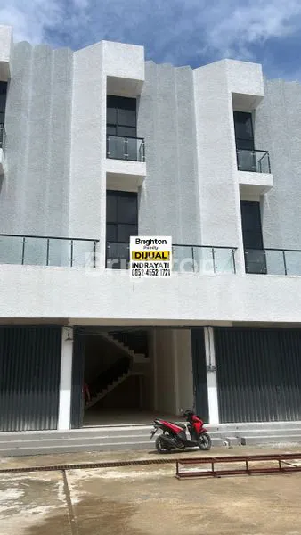 image RUKO BARU 3 LANTAI SIAP PAKAI COCOK UNTUK SEGALA USAHA MENGHADAP JALAN RAYA DESA KAPUR (1)