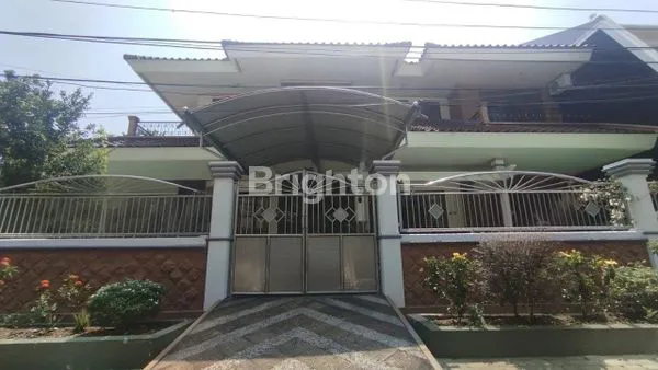 image RUMAH BAGUS & TERAWAT MANYAR KERTOADI  (1)