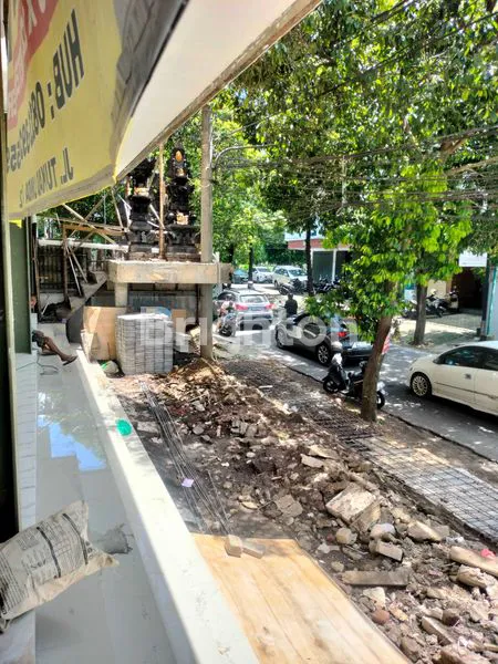 image TOKO 1 LANTAI LOKASI PREMIUM DI RENON (6)