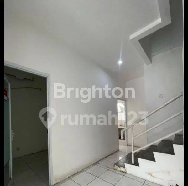 image DISEWAKAN RUKO TAMAN BEVERLY HR MUHAMMAD 3 LANTAI MURAH!! (4)