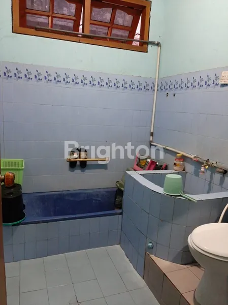 image RUMAH TERAWAT SIAP HUNI NGAGEL JAYA DEKAT PUSAT KOTA ROW JALAN KEMBAR (4)