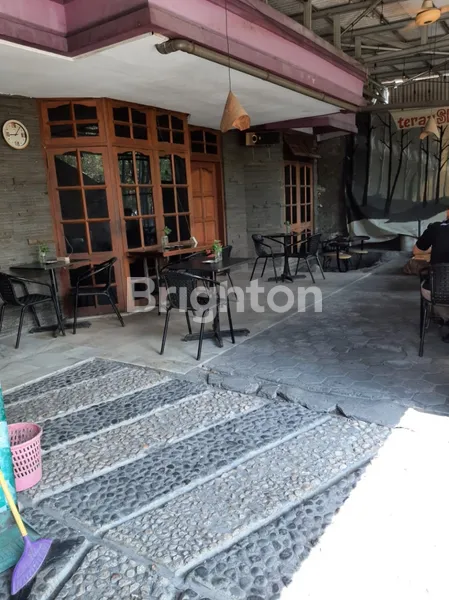 image RUMAH TERAWAT SIAP HUNI NGAGEL JAYA DEKAT PUSAT KOTA ROW JALAN KEMBAR (8)