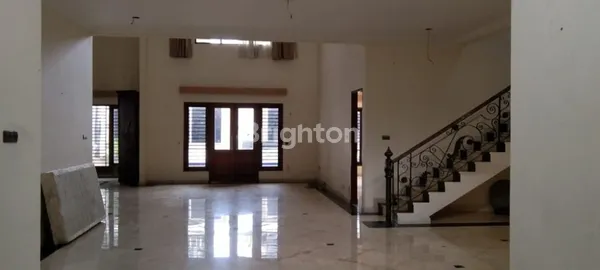 image RUMAH MEWAH SEMI FURNISHED DAVINCI KAWASAN ELITE KEMANG JAKARTA SELATAN (2)