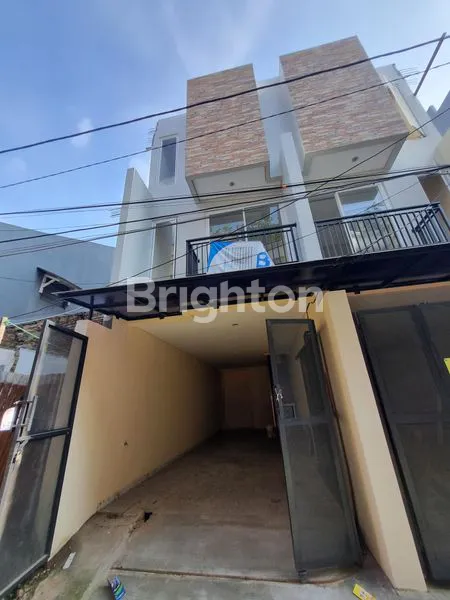 image RUMAH 3 LANTAI HARGA 1M AN COCOK UNTUK PASANGAN MUDA (1)