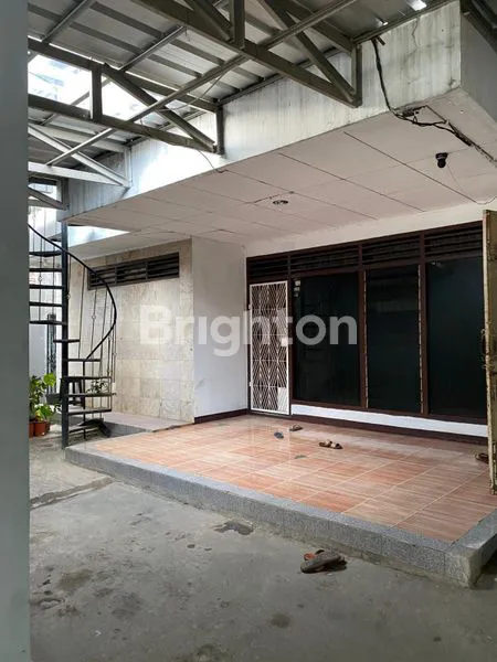 image DIJUAL  RUMAH + 3 KIOS UNIT DI CONDET (2)