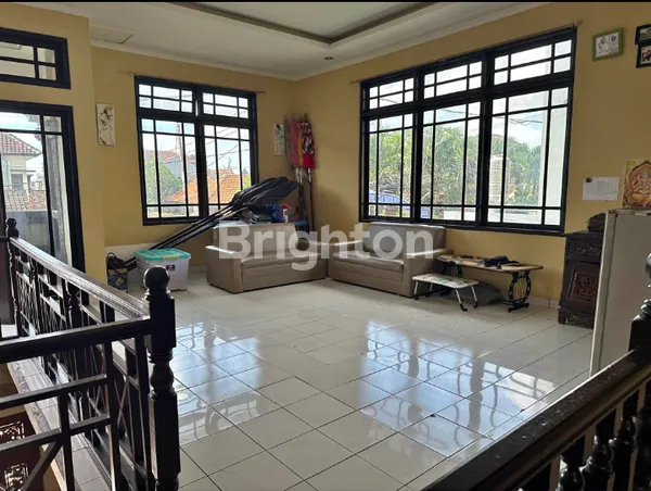image RUMAH LUAS LANTAI 2, LINGKUNGAN PERUMAHAN DENPASAR BARAT (5)