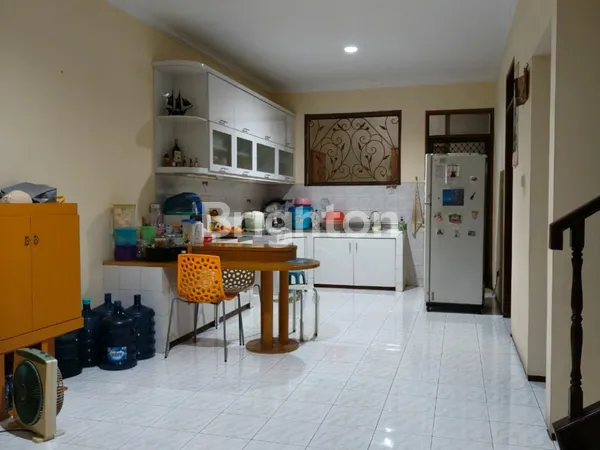 image RUMAH 2 LANTAI SIAP HUNI DI JL. ASEM JAKARTA BARAT DEKAT CENTRAL PARK,TAMAN ANGGREK,UNTAR,UKRIDA DAN TOL DALAM KOTA (4)