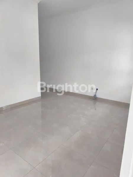 image RUMAH BARU CLUSTER 3 LANTAI: GRAND MEDITERANIA RESIDENCE - PENJARINGAN, JAKARTA UTARA (2)