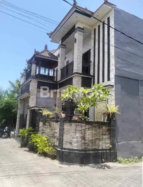 image RUMAH LANTAI 2 MODERN MINIMALIS PERUMAHAN DENPASAR SELATAN (1)