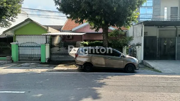 image DIJUAL RUMAH, LOKASI STRATEGIS, PINGGIR JALAN RAYA (1)