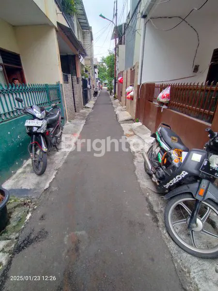 image MURAH SEKALI RUMAH TUA HITUNG TANAH DI TANJUNG DUREN (3)