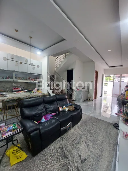 image RUMAH MINIMALIS INTERIOR MEWAH SEMI FURNISHED DI MULYOSARI SURABAYA (2)