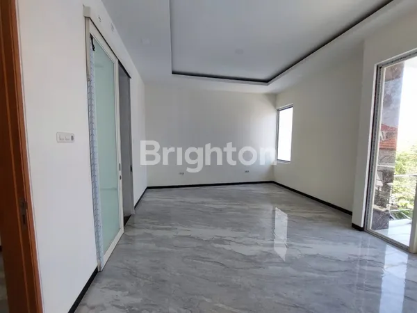 image RUMAH MINIMALIS INTERIOR MEWAH SEMI FURNISHED DI MULYOSARI SURABAYA (4)