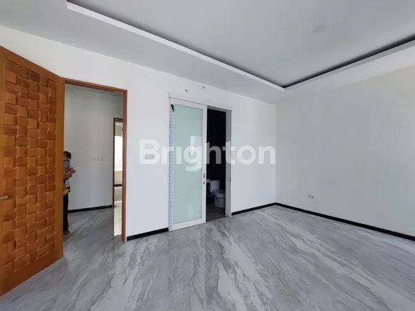 image RUMAH MINIMALIS INTERIOR MEWAH SEMI FURNISHED DI MULYOSARI SURABAYA (7)