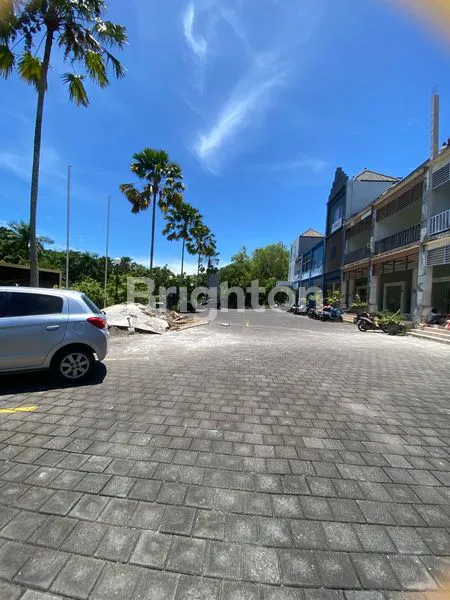 image RUKO 3 LANTAI DI PECATU ULUWATU BALI (7)