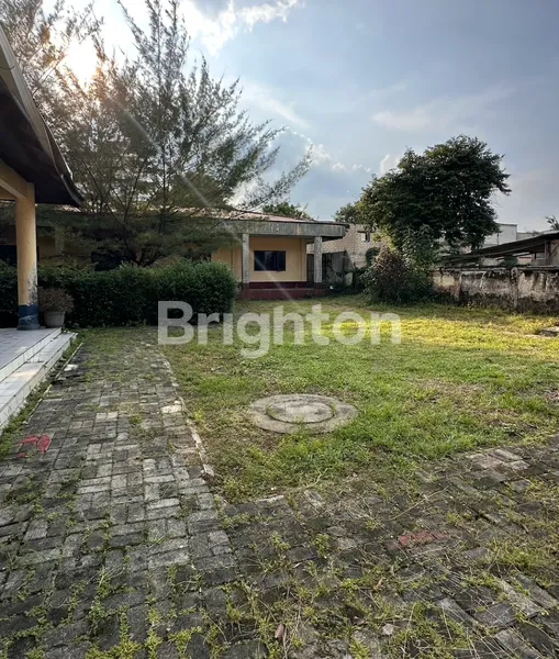 image TANAH LUAS + BANGUNAN EKS SEKOLAH DI JL. KARTINI, DEPOK (2)