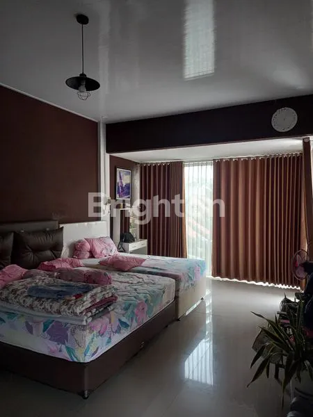 image RUMAH CANTIK MURAH 2,5 LANTAI DEKAT EXIT TOL GAYAMSARI (5)