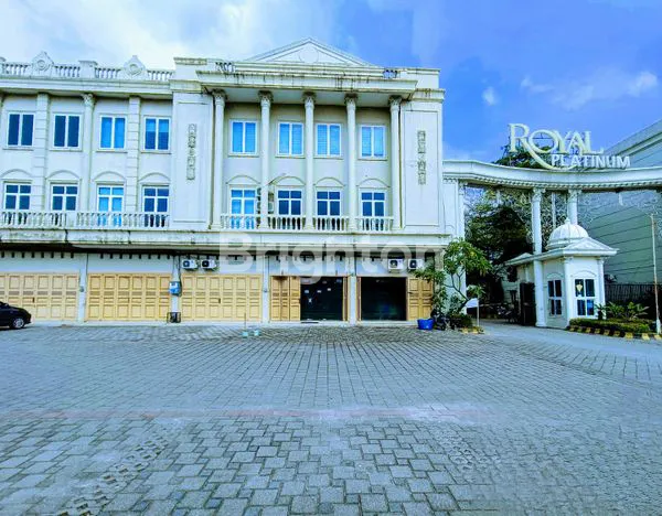 RUKO 4 GANDENG TEPI JALAN UTAMA DI CLUSTER ELIT ARENGKA