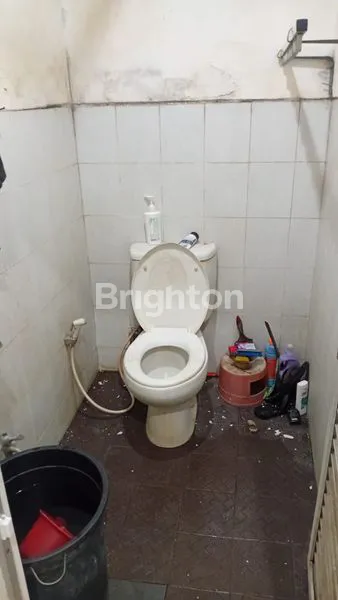 image SHOP FOR RENT LOKASI STRATEGIS DI JALAN AHMAD YANI UTARA (6)