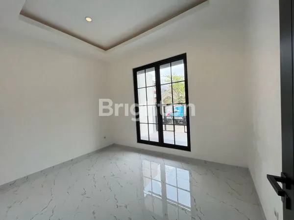 image KLAMPIS WISMA MUKTI DKT MANYAR (3)