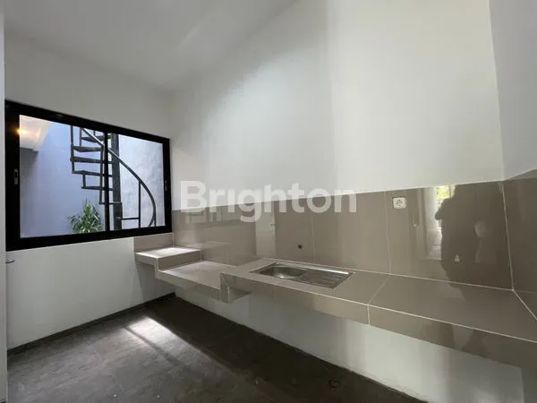 image KLAMPIS WISMA MUKTI DKT MANYAR (7)