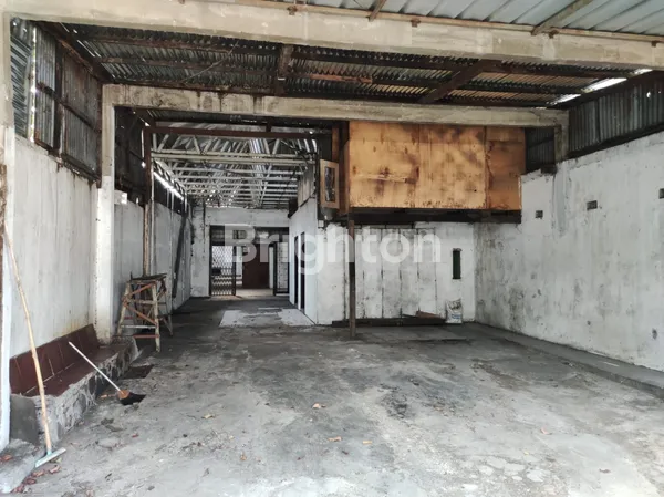 DI SEWAKAN GUDANG DAN RUMAH