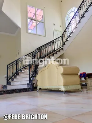 image RUMAH MEWAH + KOLAM RENANG DI DIENG MALANG (9)