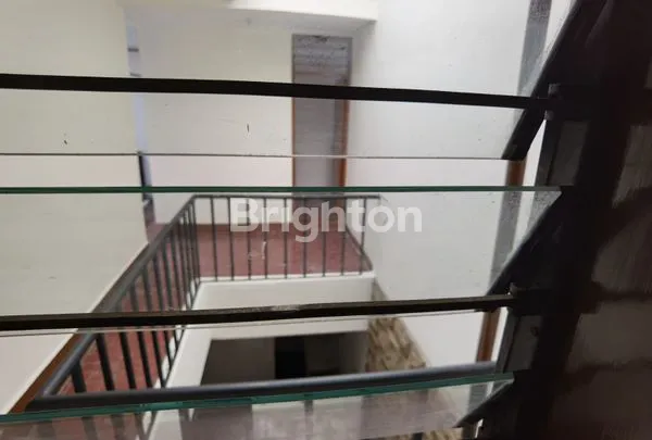 image RUMAH SIAP HUNI ASRI NYAMAN 2 LANTAI TAMAN ARIES JAKARTA BARAT (6)