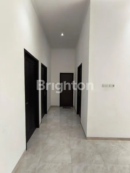 image RUMAH MEWAH SEMI-FURNISHED 4KT DI ASTANA TOWNHOUSE HARAPAN RAYA (4)