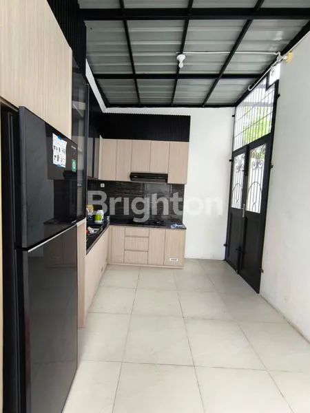 image RUMAH MEWAH SEMI-FURNISHED 4KT DI ASTANA TOWNHOUSE HARAPAN RAYA (5)