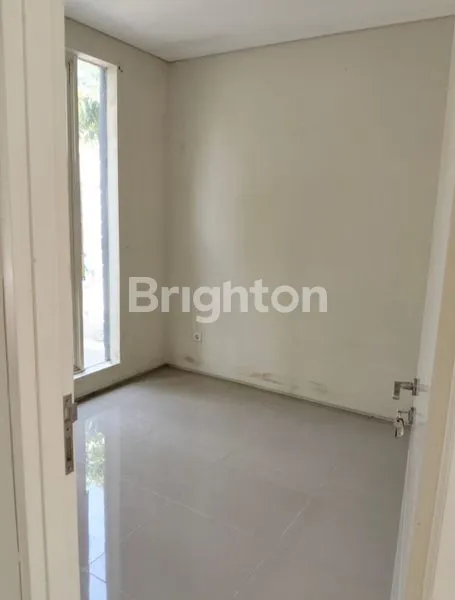 image 2 LANTAI MINIMALIS TERAWAT (4)