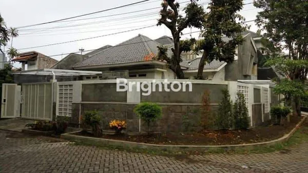 image RUMAH HOOK MINIMALIS 1 LANTAI DI TENGGILIS SIAP HUNI DEKAT UBAYA, KENDANGSARI, PANJANG JIWO, JEMURSARI, PRAPEN, MARGOREJO (2)