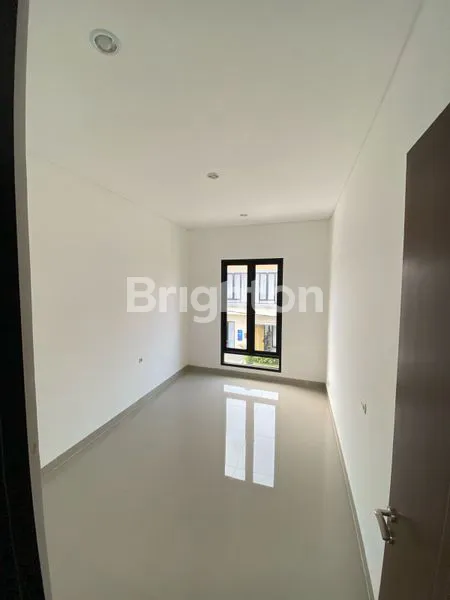image RUMAH BARU GRESS, SIAP HUNI, LOKASI SANGAT STRATEGIS (7)