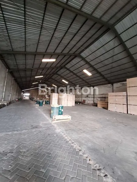 image GUDANG EX PABRIK, ZONA MERAH, LEBAR DEPAN +/- 25 METER , AKSES KONTAINER 40 FEET, AREA SUKOHARJO (7)