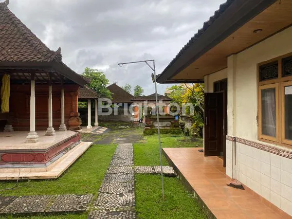 image TANAH LUAS + RUMAH SIAP HUNI, LOKASI STRATEGIS & INVESTASI MENJANJIKAN! (8)