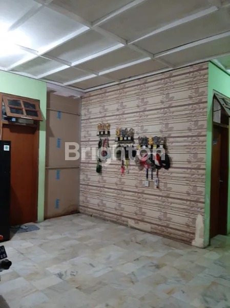 image RUMAH TERAWAT SIAP HUNI NGAGEL JAYA DEKAT PUSAT KOTA ROW JALAN KEMBAR COCOK KANTOR/ USAHA (3)