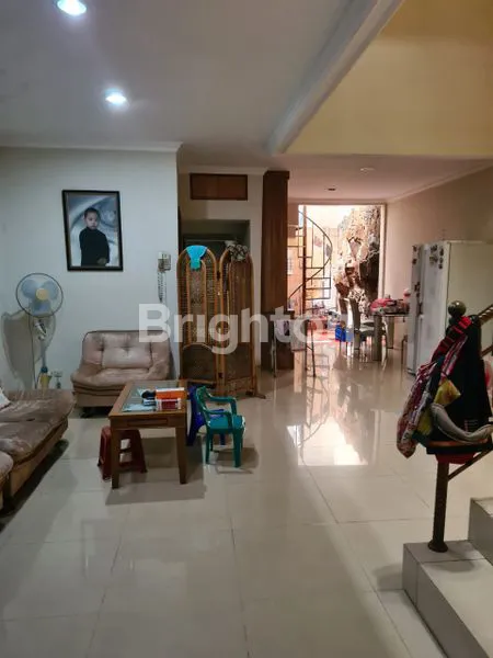 image DI JUAL CEPAT RUMAH 2 LANTAI RAPI DAN SIAP HUNI DI SUNTER AGUNG PERKASA (3)