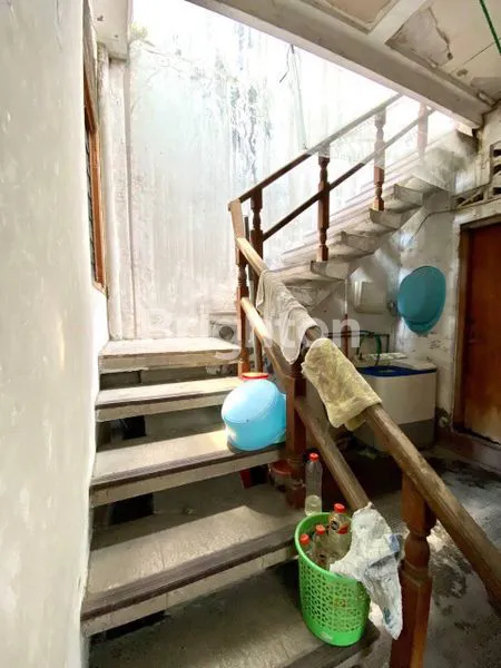image RUMAH 2 LT, SEMI FURNISHED DI GAYUNGSARI SURABAYA (7)