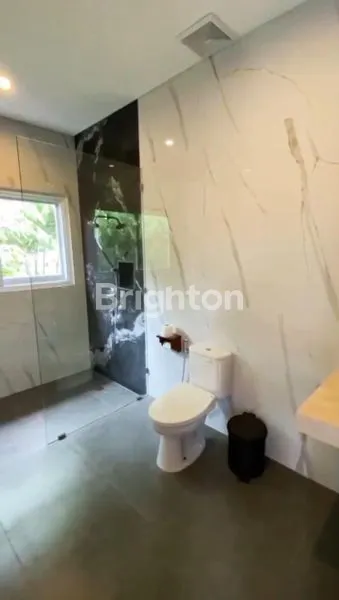 image VILLA BARU LUAS DEKAT PANTAI DI SANUR, 2 LANTAI 3 KAMAR TIDUR FULLY FURNISH DENGAN SWIMMING POOL CANTIK DI PANTAI SANUR KESIMAN (5)