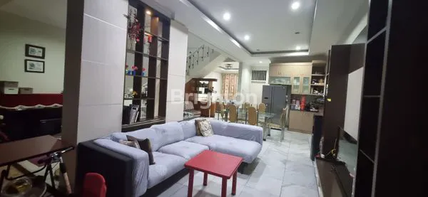 image RUMAH 2LT FULL FURNISHED DI KEBON JERUK INTERCON (2)