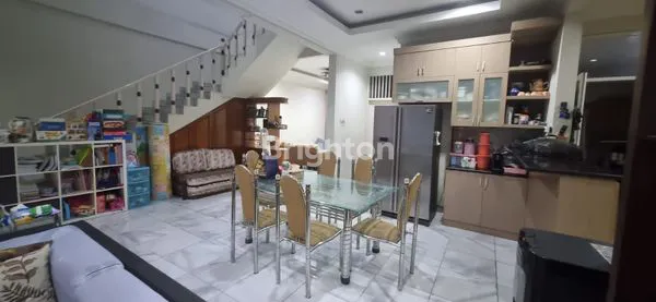 image RUMAH 2LT FULL FURNISHED DI KEBON JERUK INTERCON (4)